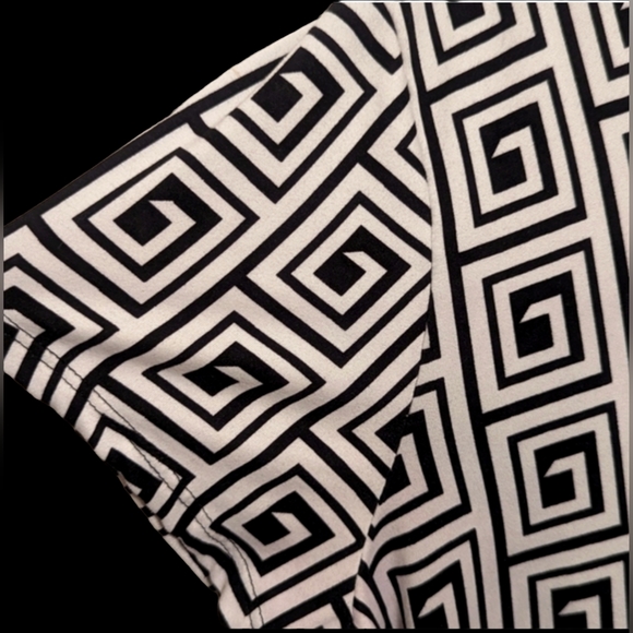 Urban Rose🌹Dress Black & White Size 2x - Picture 5 of 8